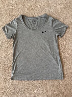 Nike Gray Short Sleeve Scoop Neck Athletic Tee
